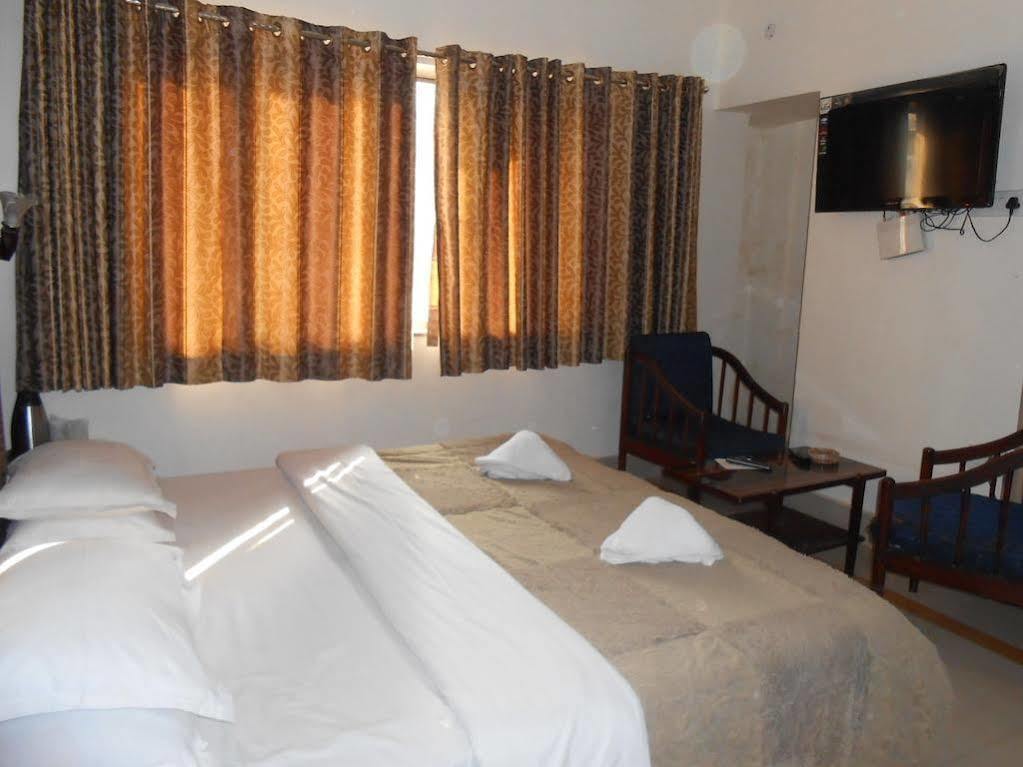 Hotel Heera International Calcutta Eksteriør billede